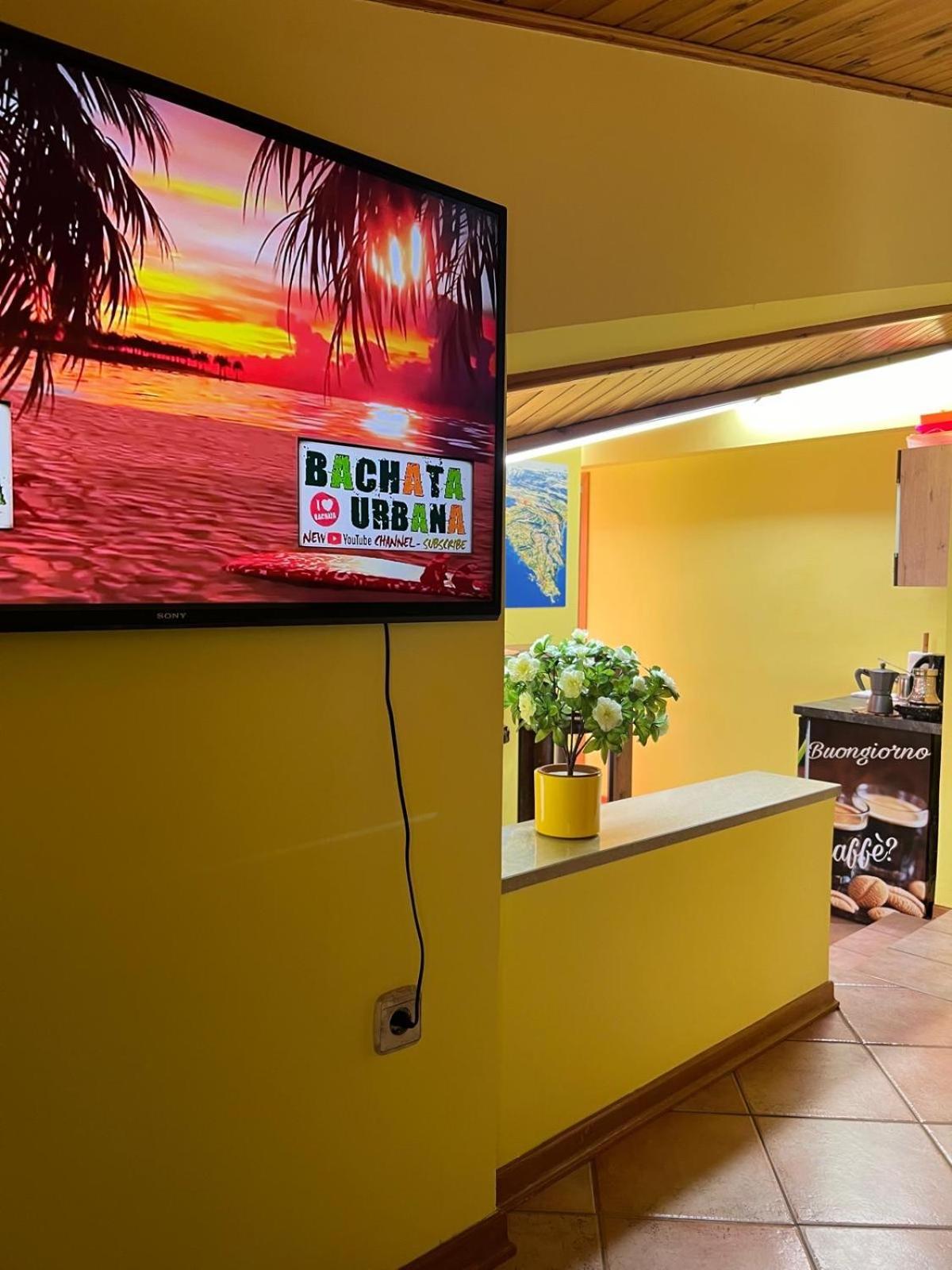 Apartma Mimi Dekani Buitenkant foto